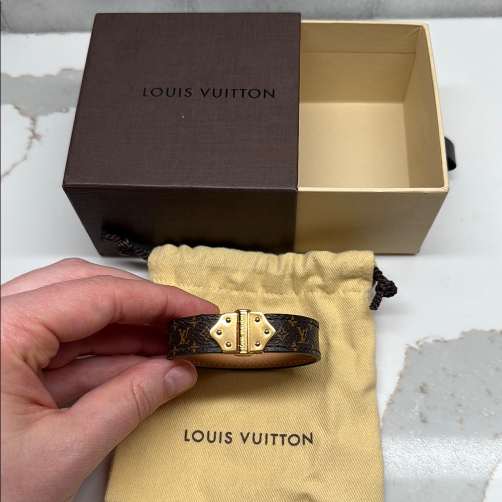 Louis Vuitton Brown Monogram Bracelet - Size 17 - Picture 2 of 6